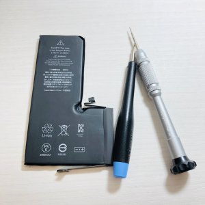 iPhone11ProMaxバッテリー充電しても少し時間が経つと電源がすぐに落ちてしまう…→即日修理でお悩み解決!!iPhone修理満足度NO.1の当店にお任せください!!