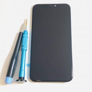 iPhone11 急に画面が映らなくなった→即日修理の液晶交換で直ります！！