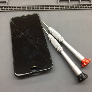 iPhoneSE2 フロントパネル交換