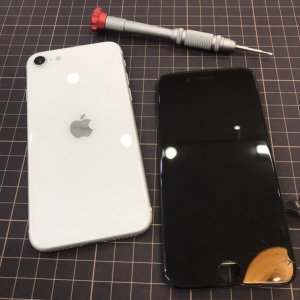 iPhoneSE2 パネル交換
