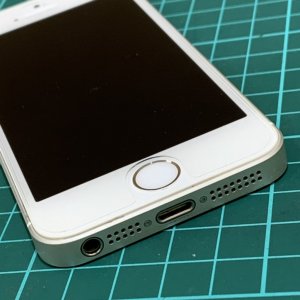 iPhoneSE ライトニング修理
