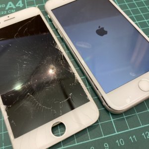 iPhone8パネル交換
