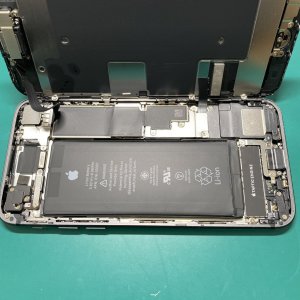 iPhone８ バッテリー交換