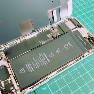 iPhone 8 バッテリー交換