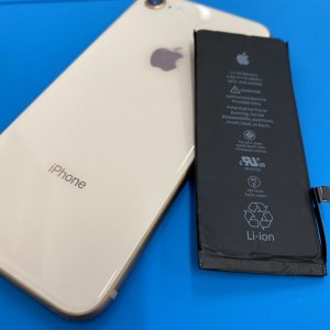 iPhone8 バッテリー交換修理