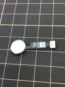 iPhone8 ホームボタン