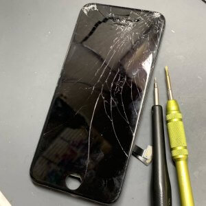 iPhone8 フロントパネル交換