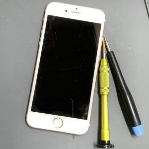 iPhone6S 点検作業 ライトニング 汚れつまり