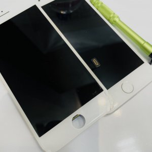 iPhone8 フロントパネル交換修理