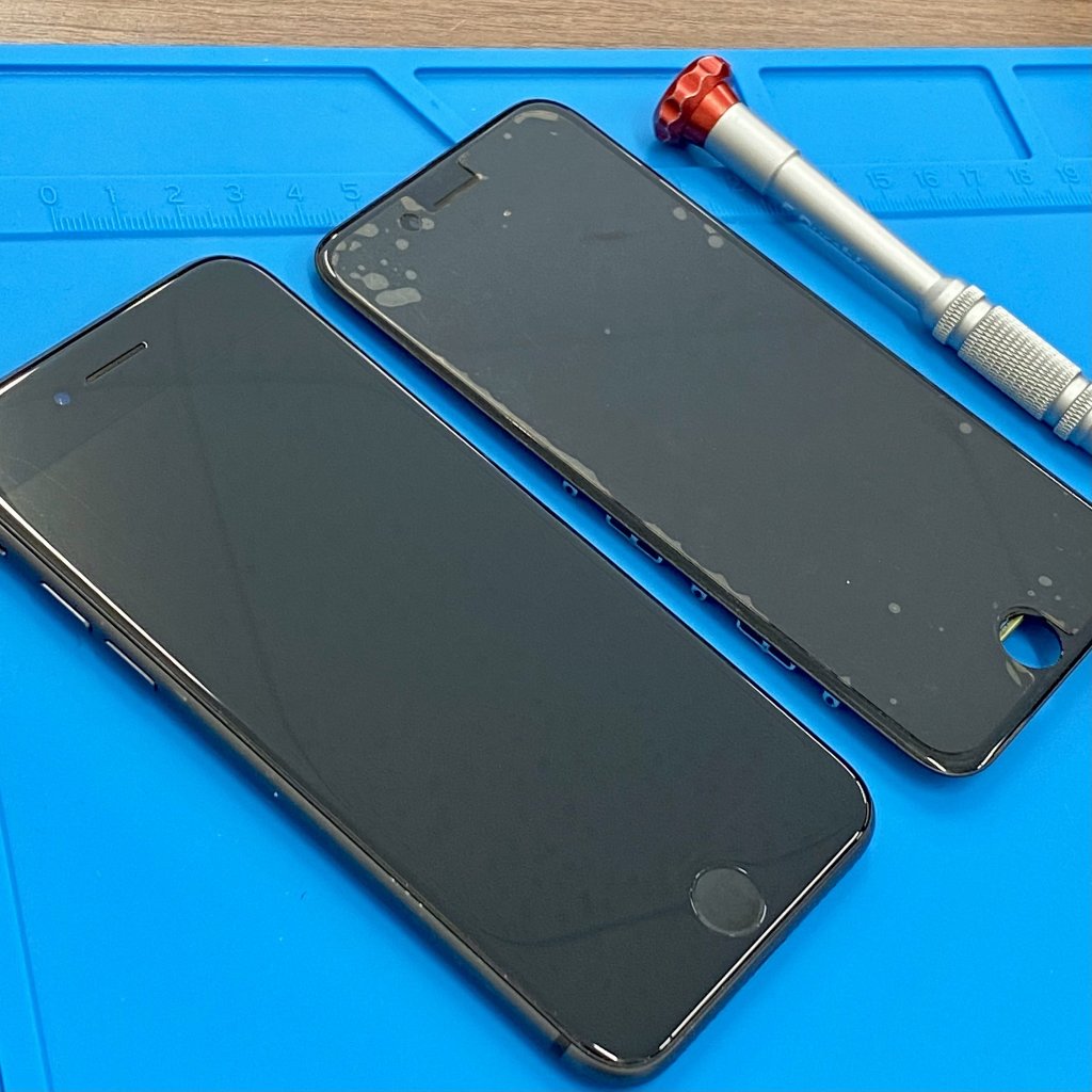 iPhone8 フロントパネル交換修理