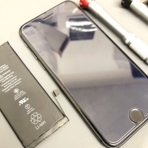 iPhone8 バッテリー交換