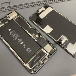 iPhone8Plus バッテリー 液晶交換
