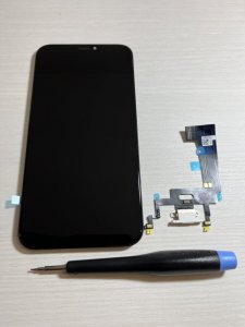 iPhoneXS 充電ケーブルを刺しても充電ができない…→ライトニング交換で即日解決‼