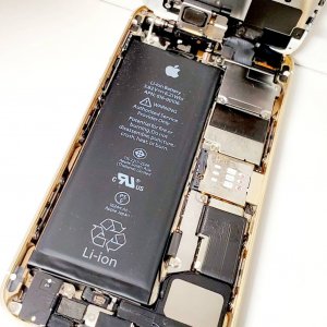 iPhone SE バッテリー交換