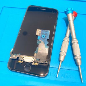 iPhone8 ライトニング交換修理