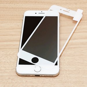 iPhone8 バッテリー交換 永久保証強化ガラス張り替え