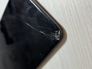 iPhoneXR 落としてから画面が真っ暗でつかない…→液晶パネル交換で即日解決!!