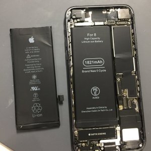 iPhone8 バッテリー交換