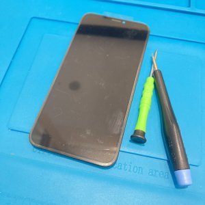 iPhone Xs フロントパネル交換修理