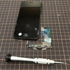 iPhone8 ライトニング交換