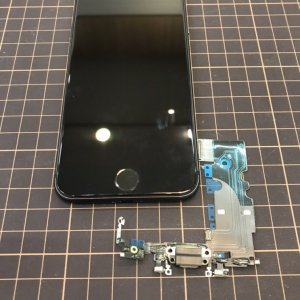 iPhone8 ライトニング修理