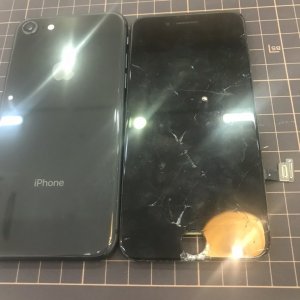 iPhone8 フロントパネル交換