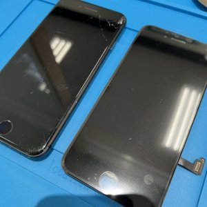 iPhone8  フロントパネル交換
