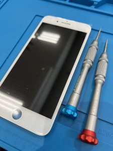 iPhone8Plus　液晶交換