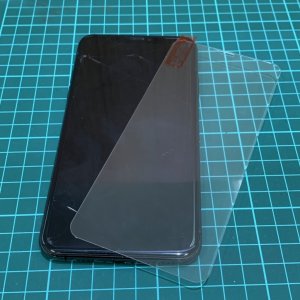 iPhone11 強化ガラス張り替え