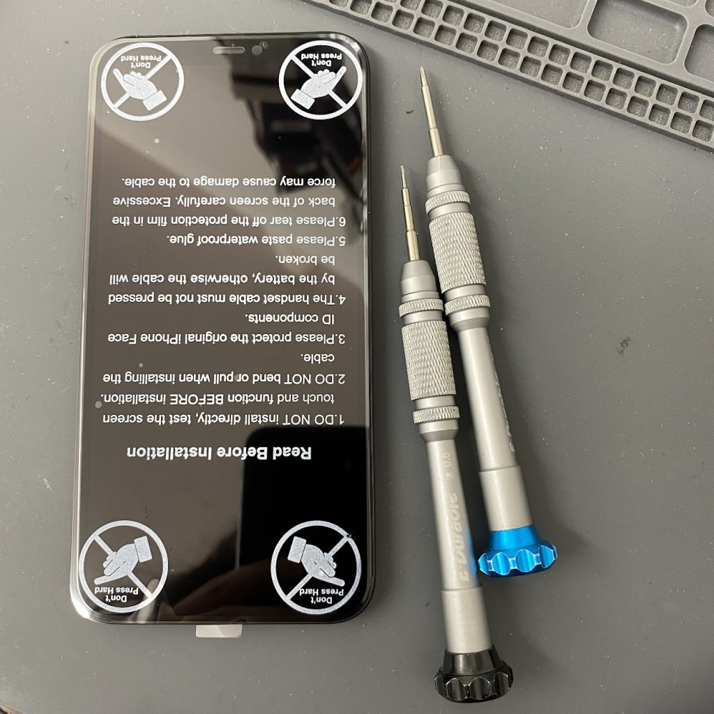 iPhone11 フロントパネル交換