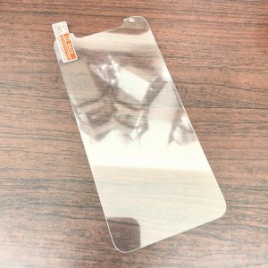 iPhone11 強化ガラス貼付け