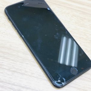 iPhoneSE2 液晶交換 保護ガラス張り替え