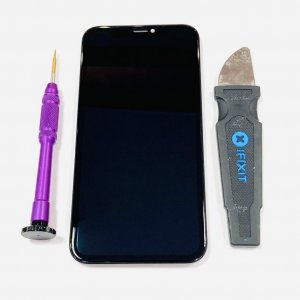 iPhoneXR 液晶交換 液晶漏れ タッチ効きにくい 縦線 お困りの方は交換しませんか？