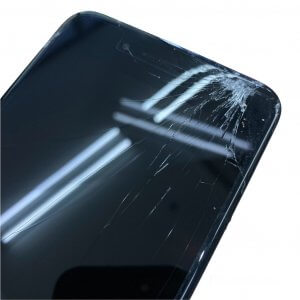 iPhone8Plus 画面割れ 急な修理でも大丈夫です!!