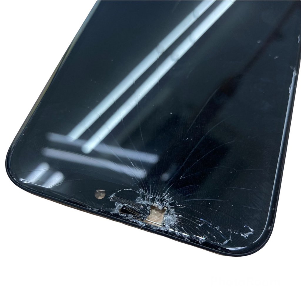iPhone11 ガラス割れ修理 データそのままで修理できます!