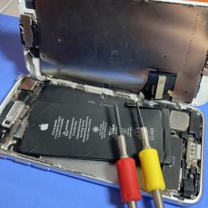 iPhone8 バッテリー交換 2年ほど経ったら交換時期です！