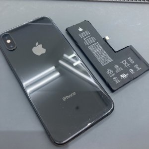 iPhoneXS バッテリー交換 急な修理でも対応可能です！