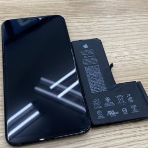 iPhoneXS お風呂に落とした…→お早めにお持ちください！即日修理可能です！