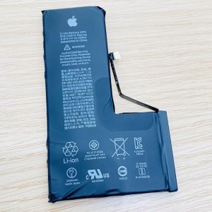 iPhoneXS バッテリーの減りが…→お任せください!最短15分で修理完了!