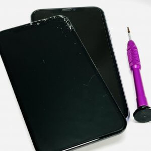 iPhone11 フロントパネル交換