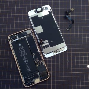 iPhone8近接センサー・インカメラ交換 修理
