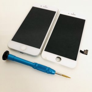 iPhone8 フロントパネル交換修理