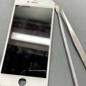 iPhone8 フロントパネル交換 画面交換 ガラス割れ アイフォン8