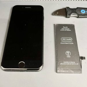 iPhone 8 バッテリー交換