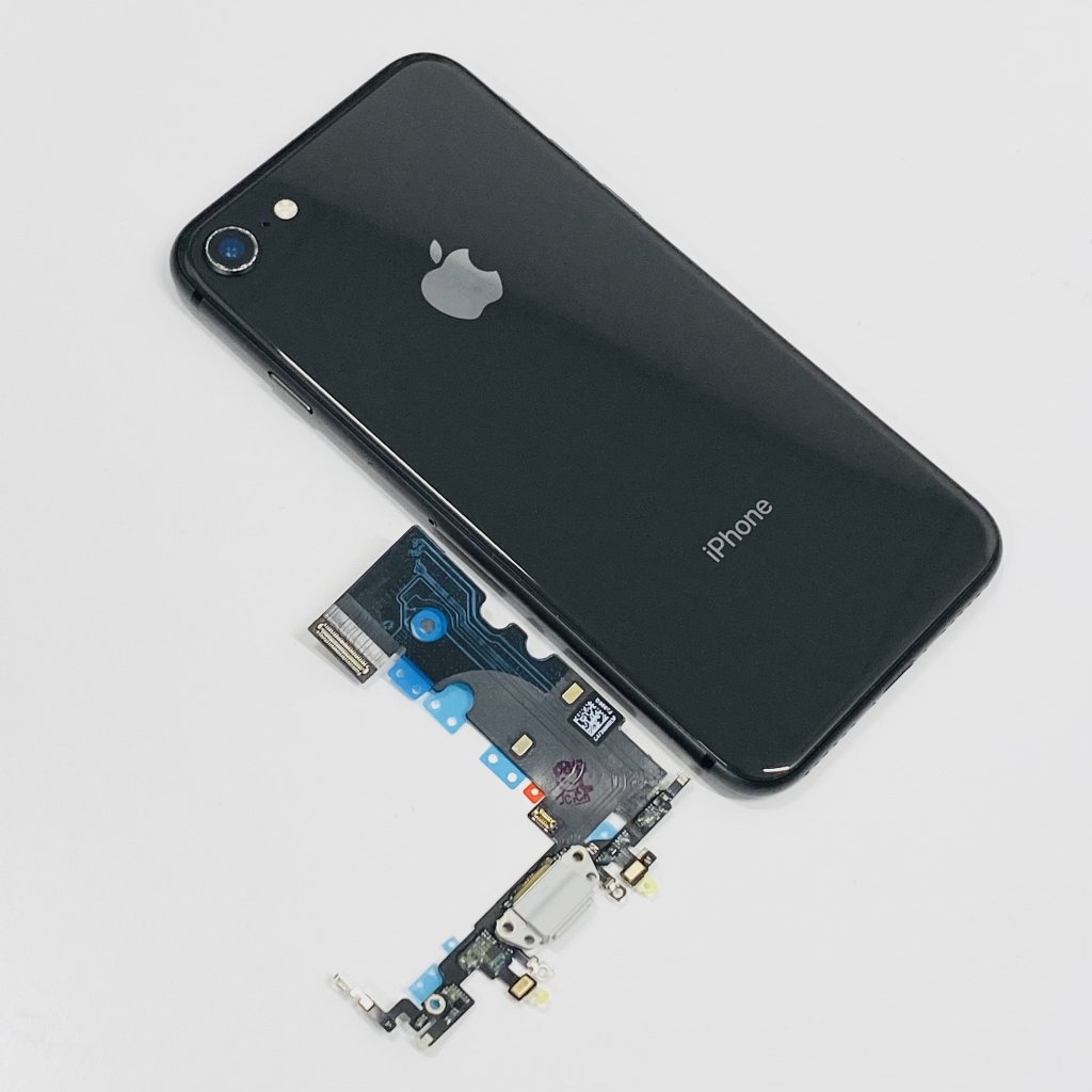 iPhone8 ライトニング修理