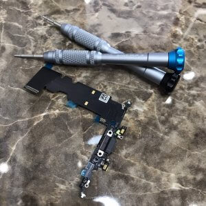 iPhone8プラス ライトニング交換