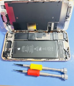 iPhone8液晶パネル交換 落としてから画面が映らない…→液晶パネル交換で解決‼