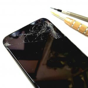 iPhone8フロントパネル交換