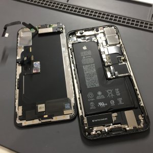 iPhoneXS パネル交換