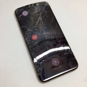 iPhone11ProMax フロントパネル交換